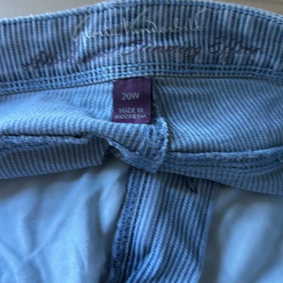 Gently worn super cute short capris! Size 20 - Picture 4 of 5